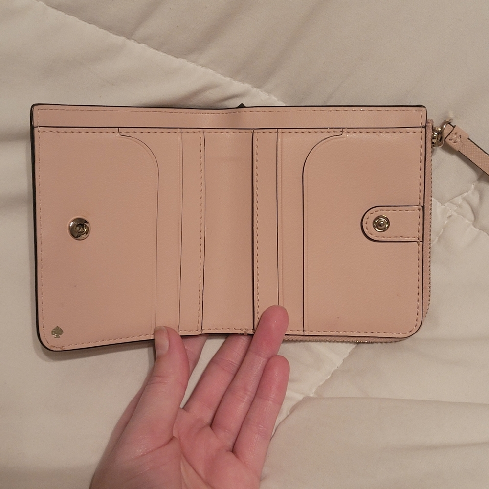 Kate Spade - Picture 3 of 6